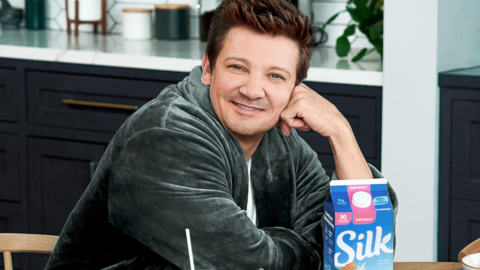 The Unexpected Tailgating Food 49ers Superfan Jeremy Renner Loves Exclusive