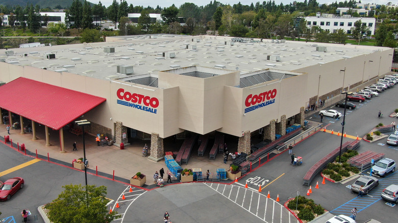 costco building exterior