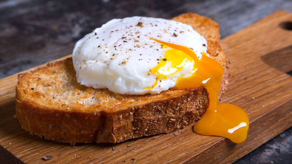 Poached egg on toast