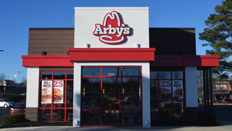 arby's dining room hours