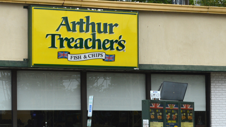 Arthur Treacher's restaurant