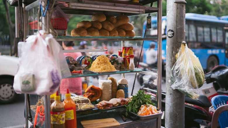 Banh mi street cart