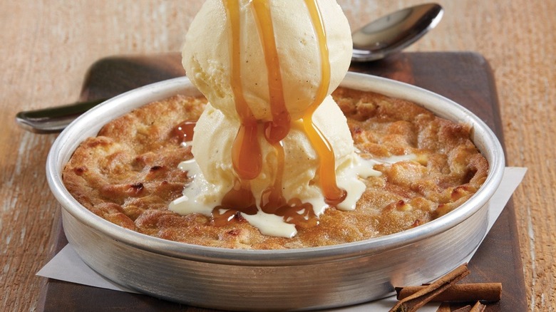 BJ's apple pie Pizookie