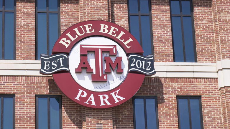blue bell park sign
