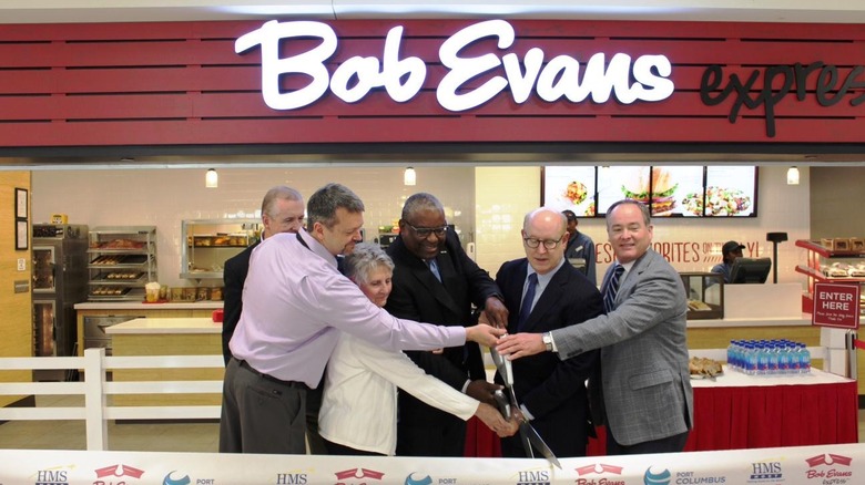 Bob Evans Express in an airport 