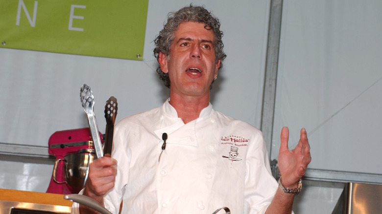 Anthony Bourdain cooking in 2005