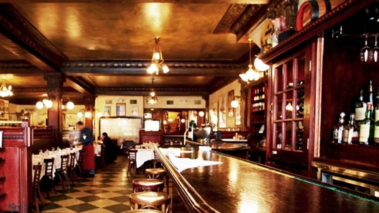 Brasserie Les Halles interior