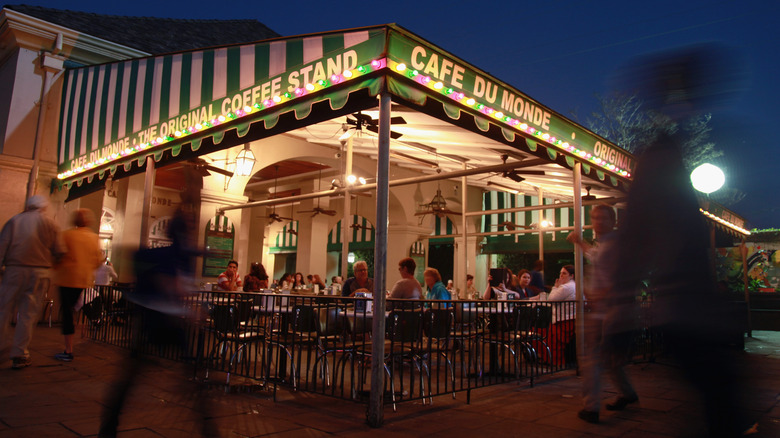 cafe du monde storefront