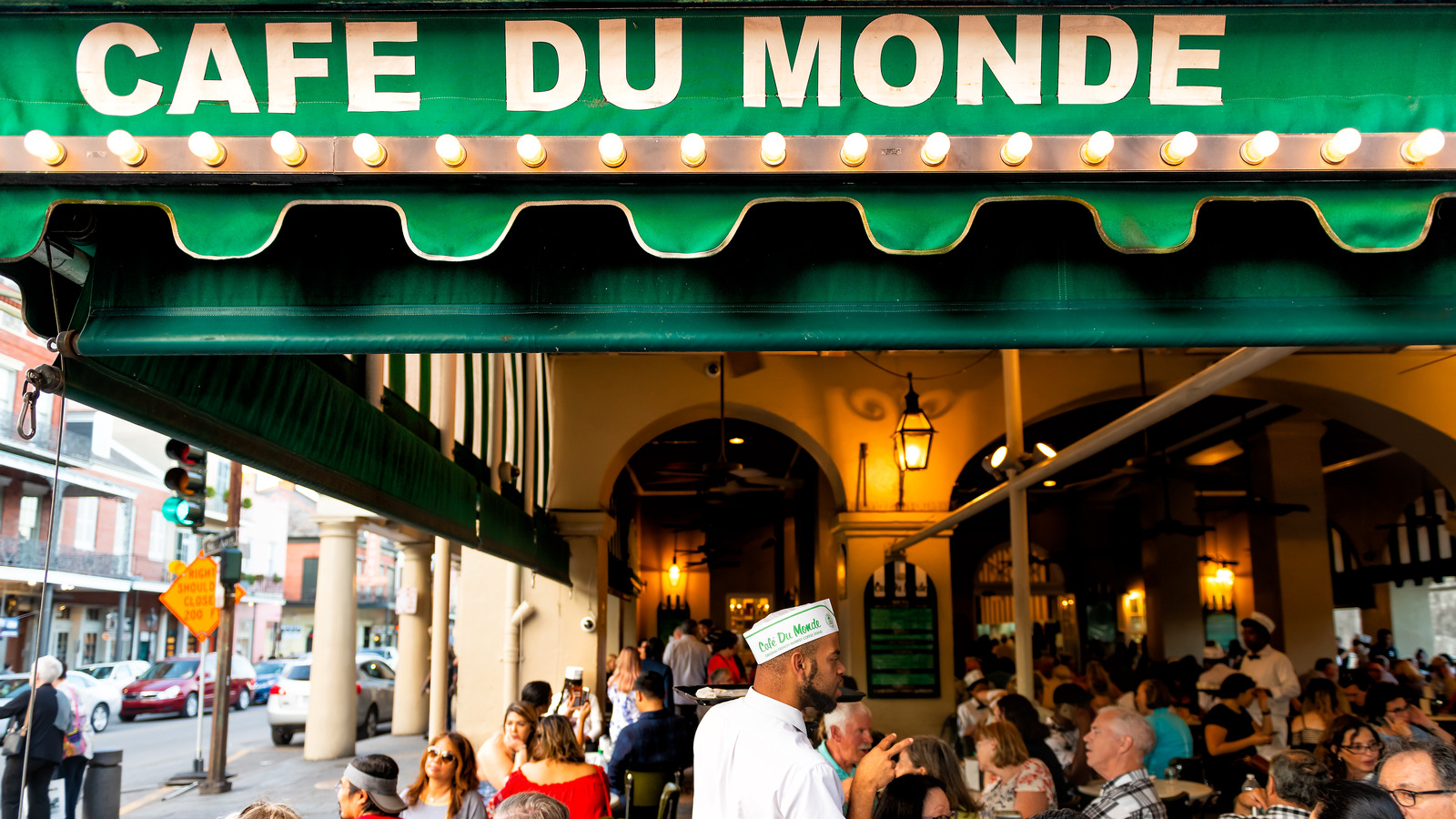 Beignets at Cafe du Monde! Also the place where we first said we loved, Café  Du Monde