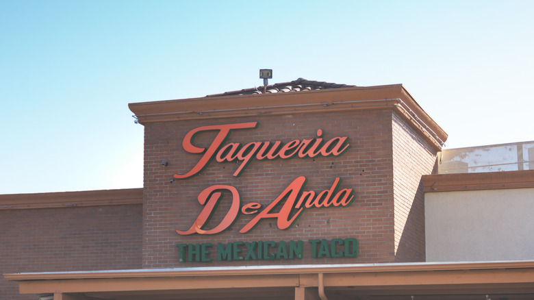 Taqueria de Anda signage in Santa Ana, California 