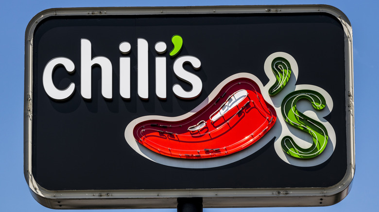 Chili's outdoor sign