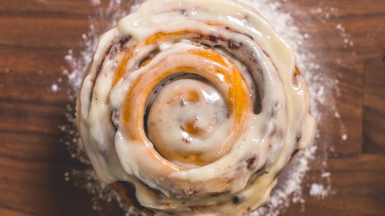 cinnabon roll