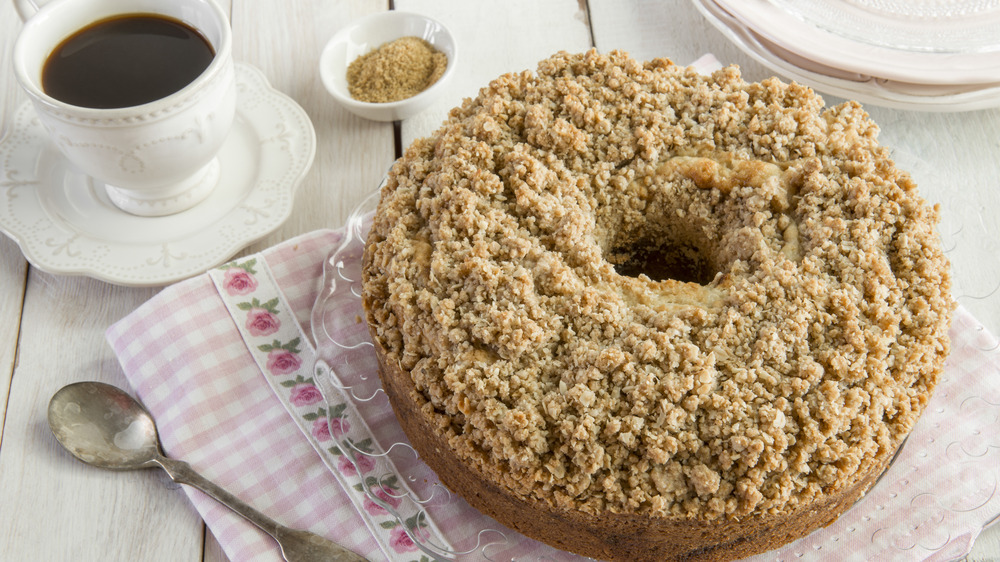 Round coffee cake topped with streusel