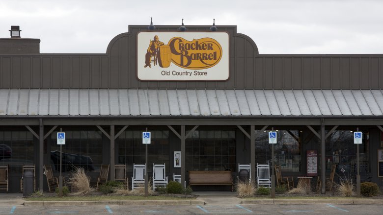 Cracker Barrel exterior