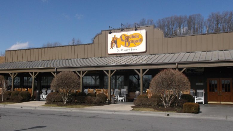 Cracker Barrel exterior