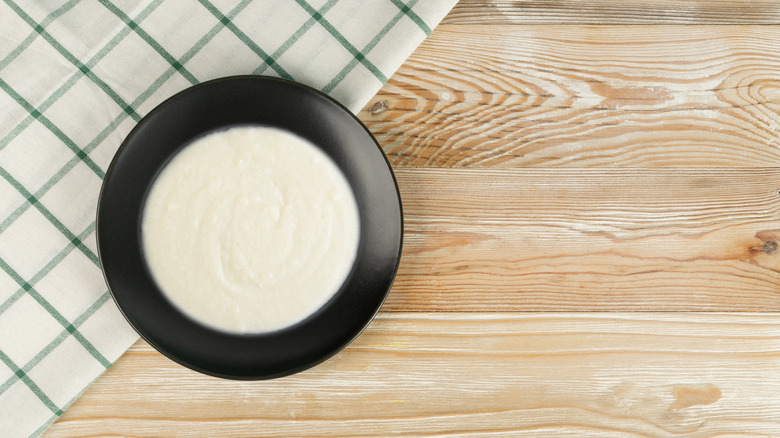 black bowl of cream of wheat