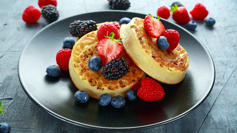 crumpets with fruit