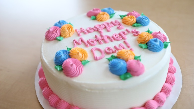 Diary Queen cake decorate for Mother's Day