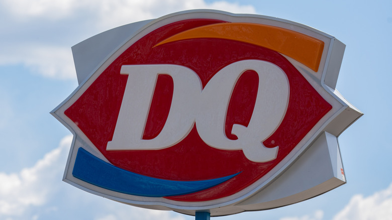 Dairy Queen outdoor sign