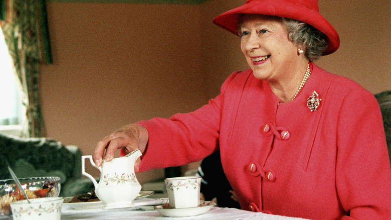 Queen Elizabeth tea 