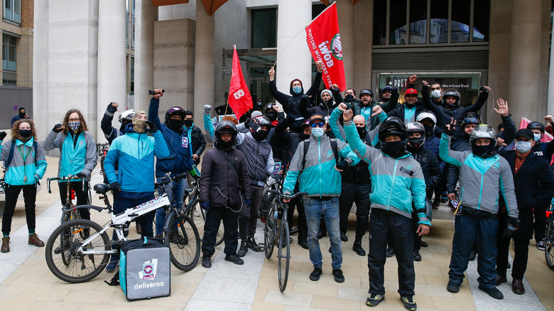 Deliveroo drivers strike over pay