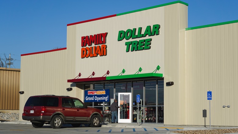 Family Dollar Dollar Tree combo store