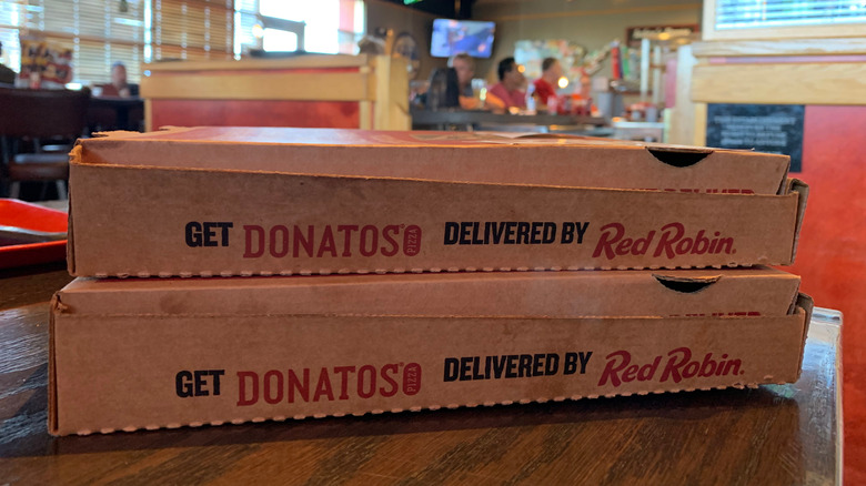 donatos red robin pizza