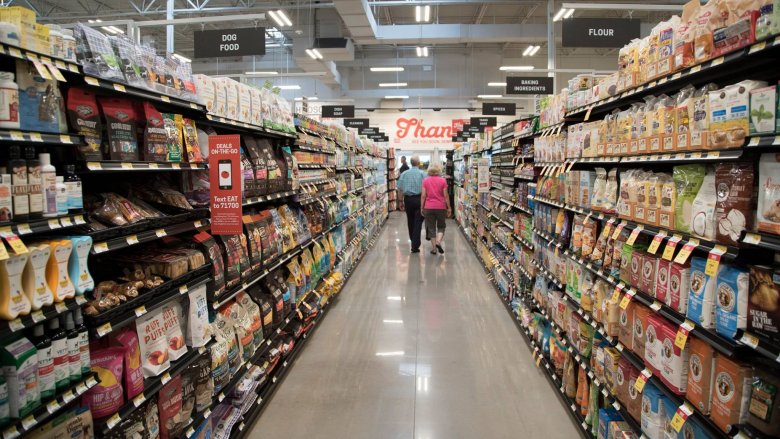 Earth Fare grocery aisle
