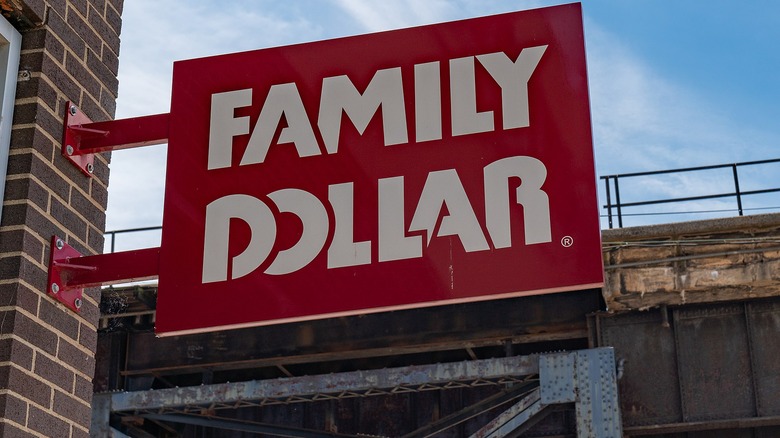 Family Dollar sign