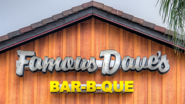 Famous Dave's restaurant front with neon sign