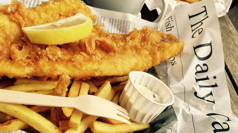 fish and chips with fork 