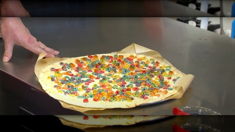 loopy fruit pizza fong's pizzeria