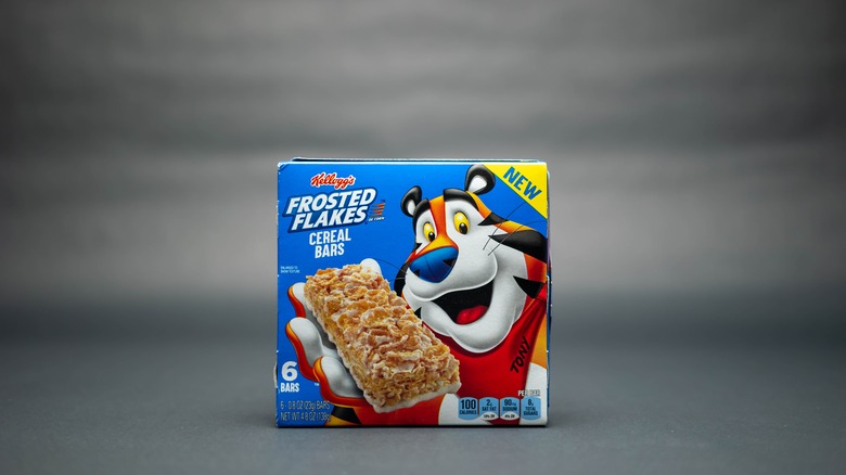 Frosted Flakes cereal bars box