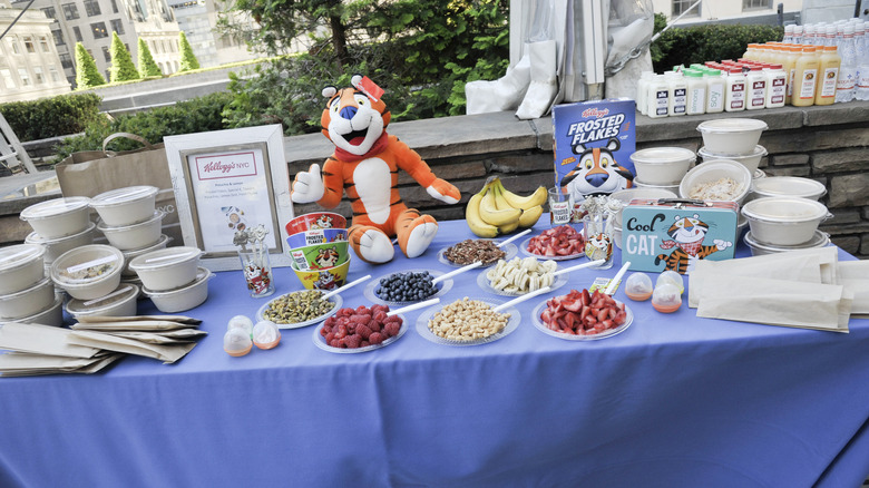 Tony the Tiger with fruit 