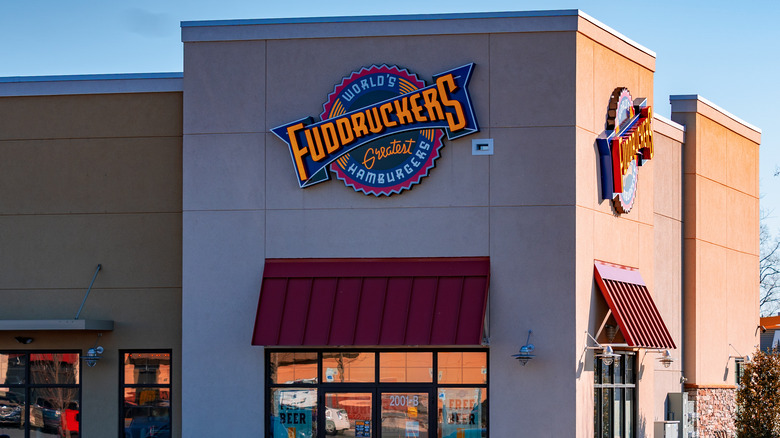 Fuddruckers restaurant