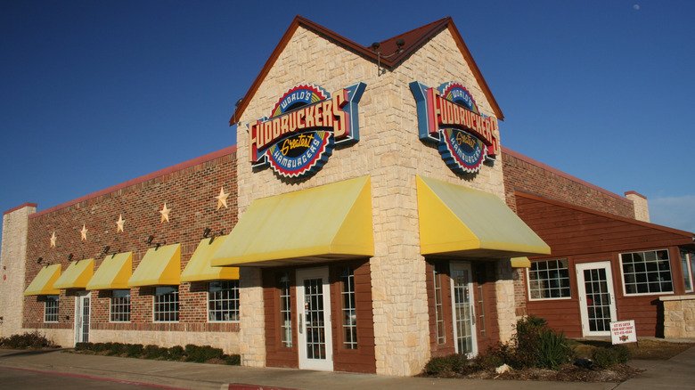 Fuddruckers restaurant