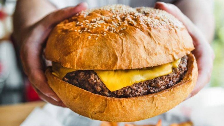 Fuddruckers three pound burger challenge