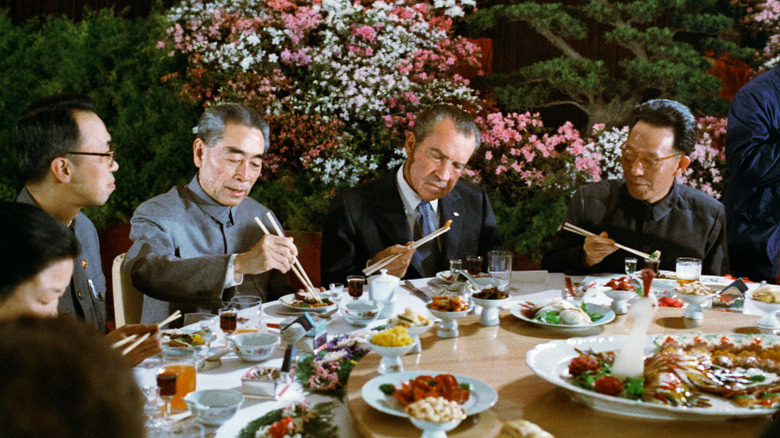 Nixon dining in China