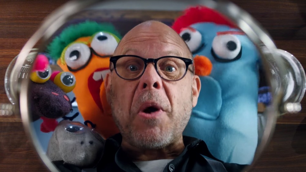 Alton Brown with puppets