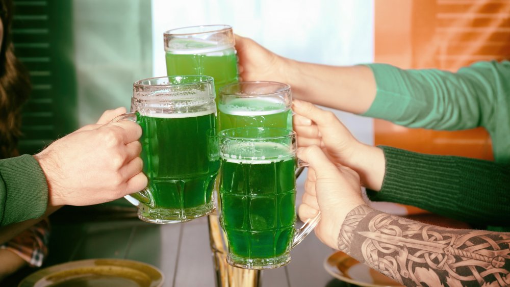 green beer pints