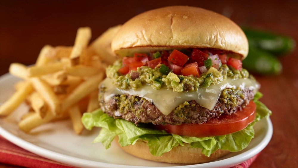 hard rock cafe customers sing for free burger