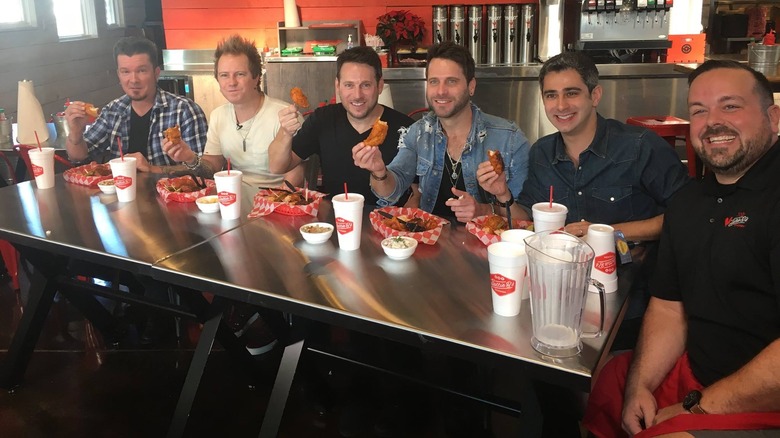 HATTIE B'S nashville hot chicken restaurant celebrity musicians parmalee