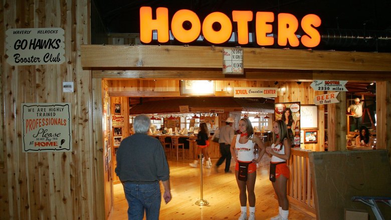 Hooters