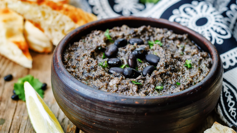 black bean hummus