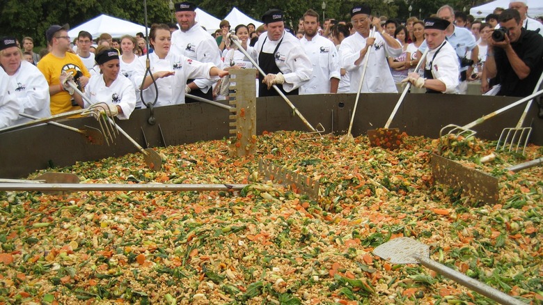 world's largest stir-fry