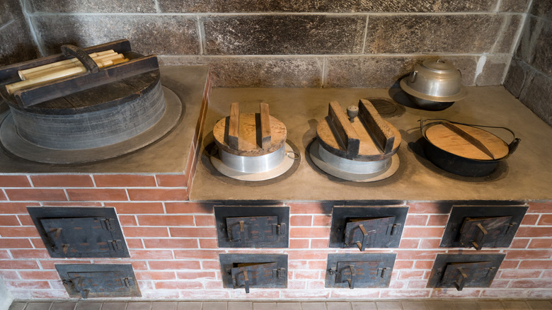 Traditional wood topped kamado ovens