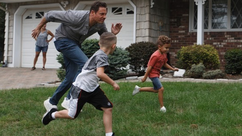 Mauro racing with kids