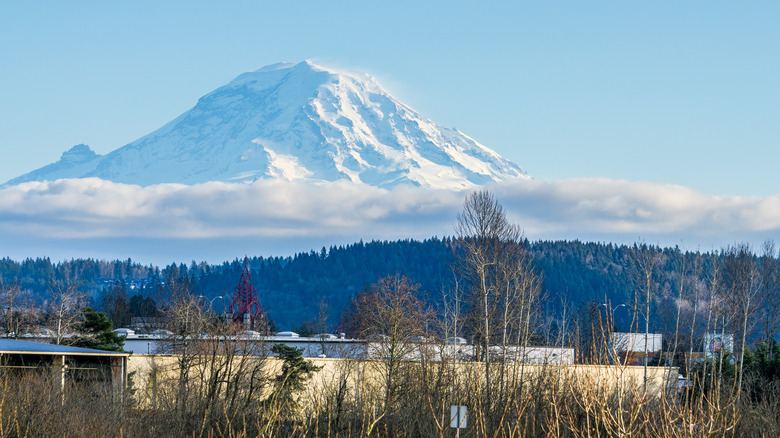 Mt Rainier with clouds