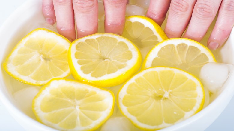 lemon finger bowl