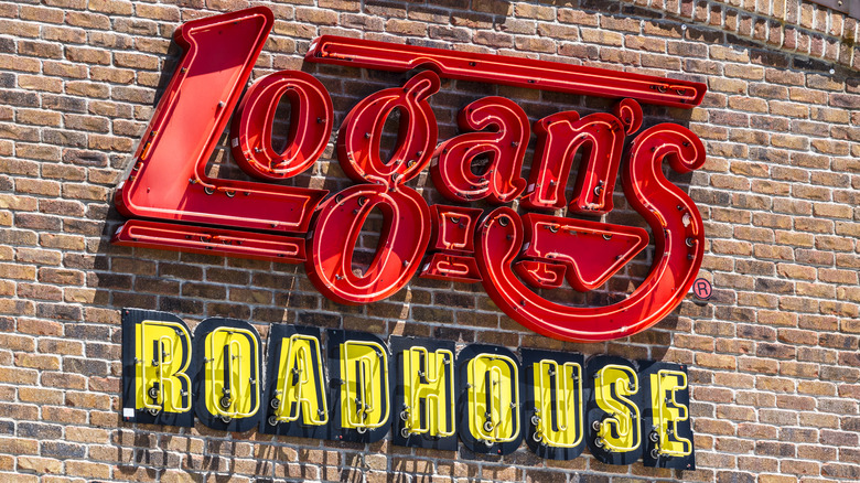 Logan's Roadhouse neon sign